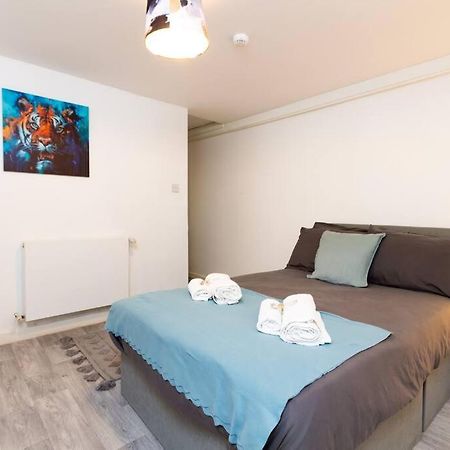 Suite 2 - Stylish Private Room In A Shared House Шеффілд Екстер'єр фото