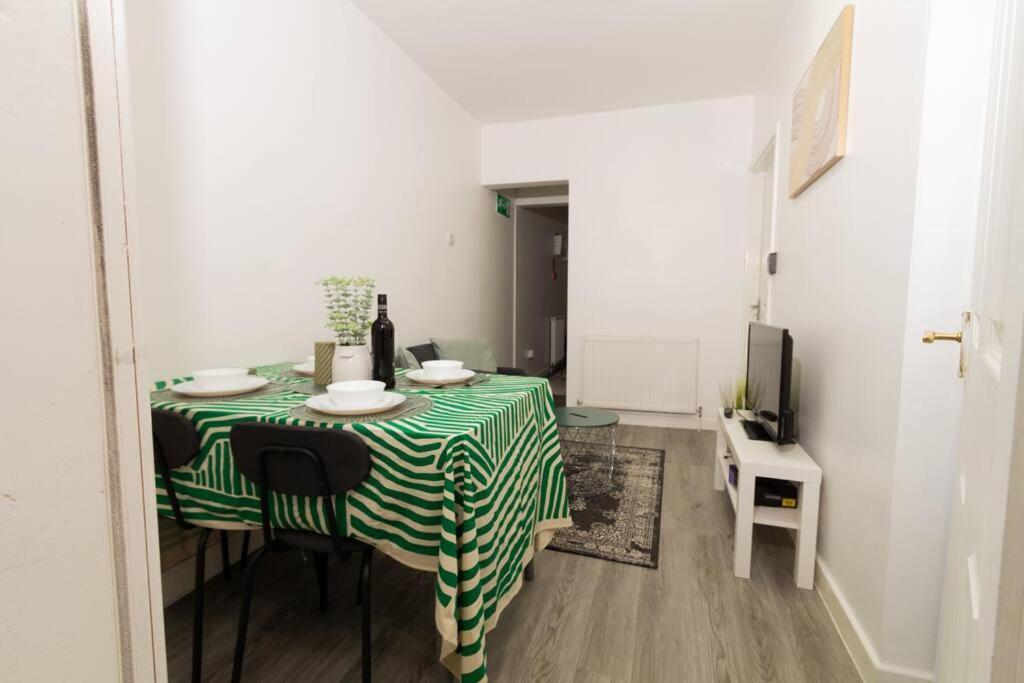 Suite 2 - Stylish Private Room In A Shared House Шеффілд Екстер'єр фото