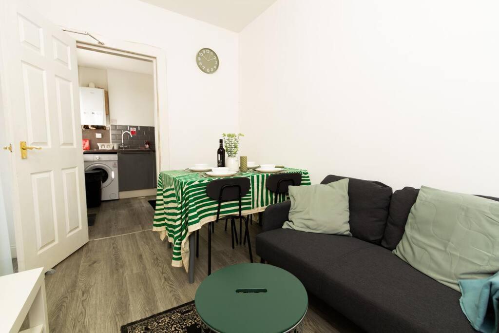 Suite 2 - Stylish Private Room In A Shared House Шеффілд Екстер'єр фото
