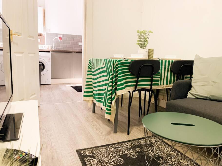 Suite 2 - Stylish Private Room In A Shared House Шеффілд Екстер'єр фото