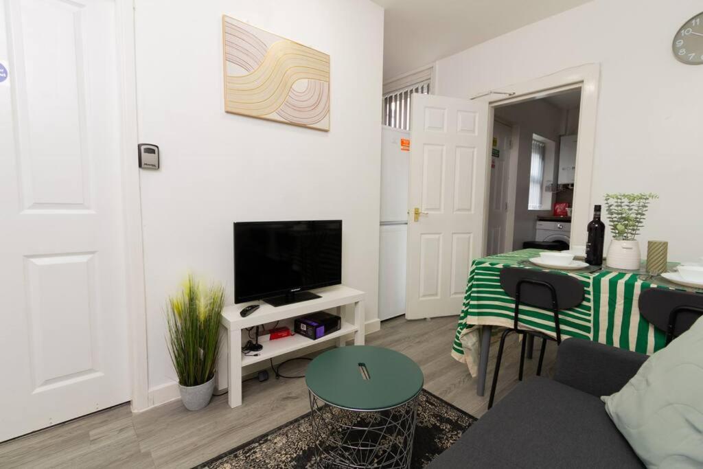 Suite 2 - Stylish Private Room In A Shared House Шеффілд Екстер'єр фото